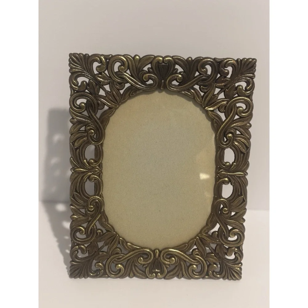 Vintage Ornate Oval Photo Frame Antique Scroll